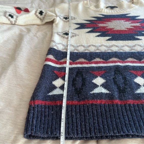 American Eagle Outfitters Beige and Burgundy Geometric Sweater - Picture 8 of 8